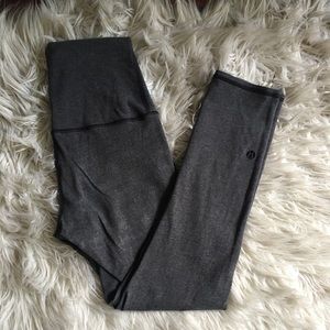 Gray Lululemon Wunder Under Leggings 7/8 - Size 2